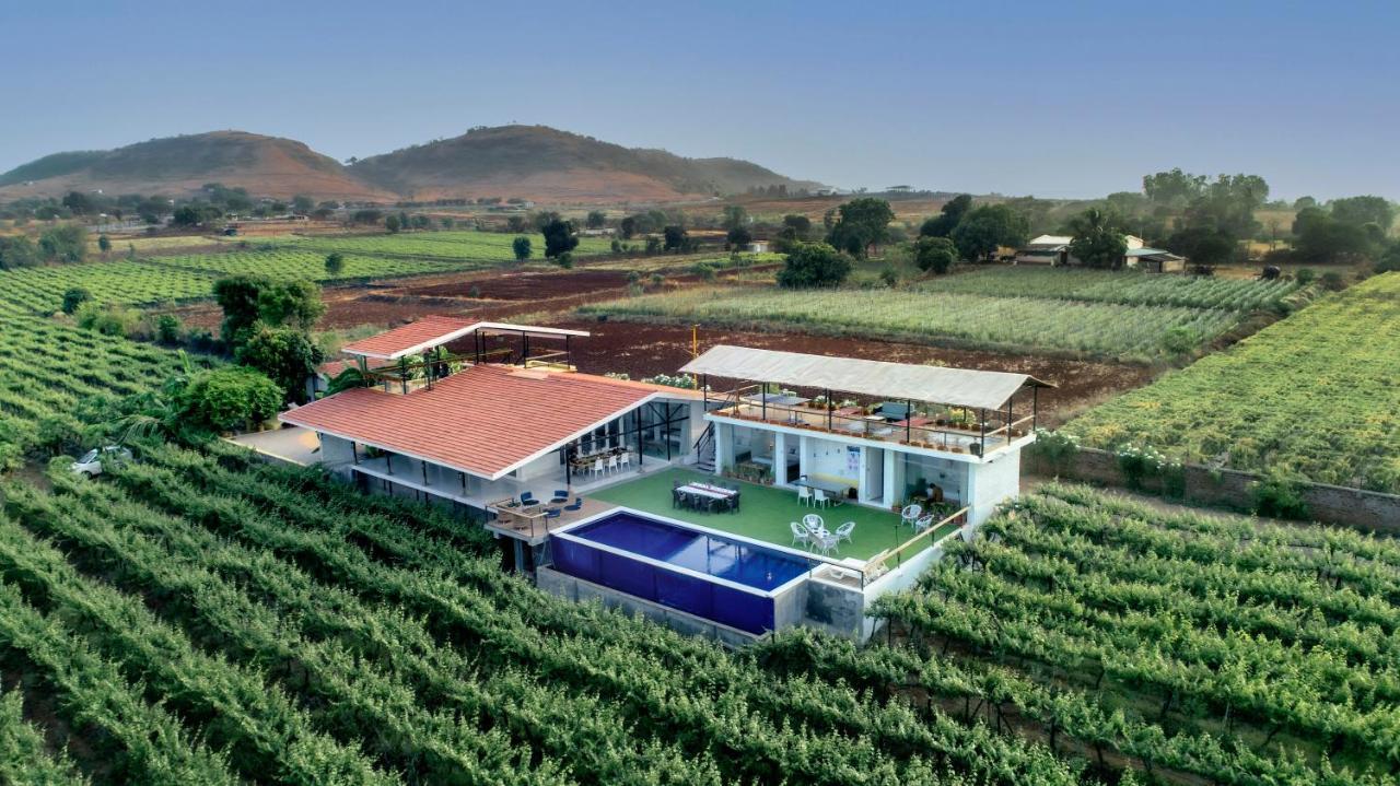 Saffronstays Onellaa, Nashik - Infinity Pool Villa Surrounded By A Vineyard Bagian luar foto