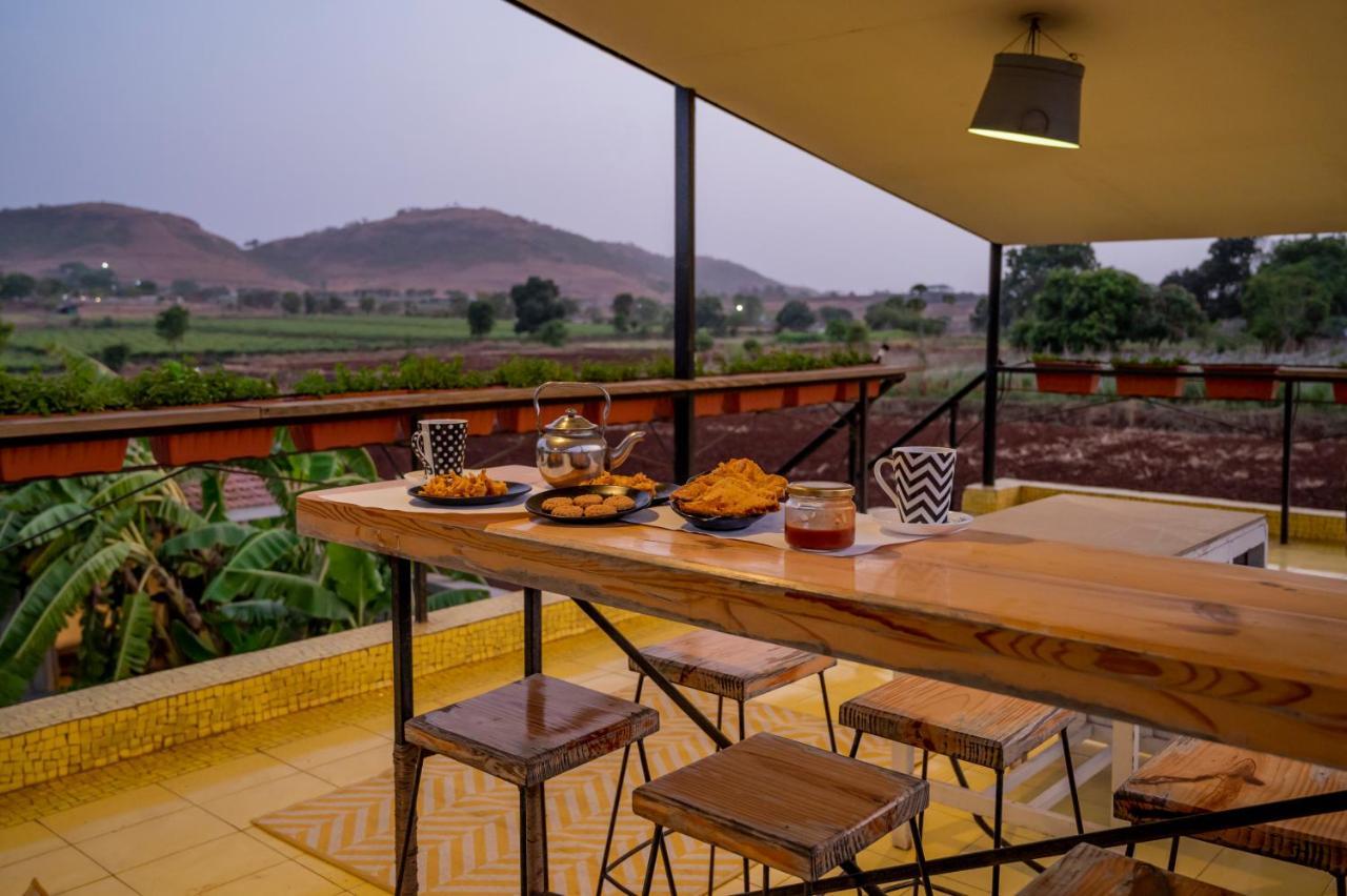 Saffronstays Onellaa, Nashik - Infinity Pool Villa Surrounded By A Vineyard Bagian luar foto
